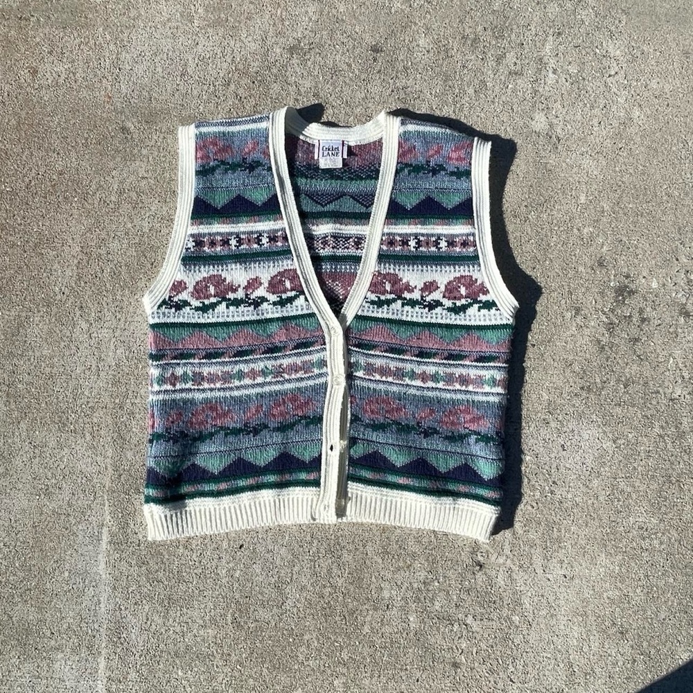 Vintage Patterned V-Neck Sweater Vest in Cream and Multicolor